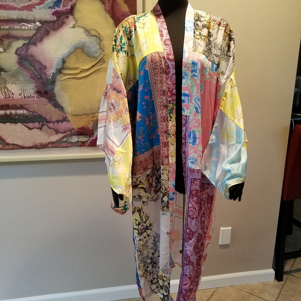 Free People Patched With Love Robe Kimono Mixed Floral Magic Combo Color M/L NWT - Picture 2 of 15